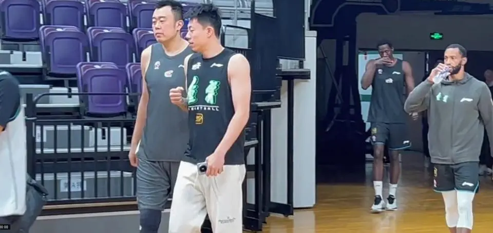 厦止步四强, 类合同加盟