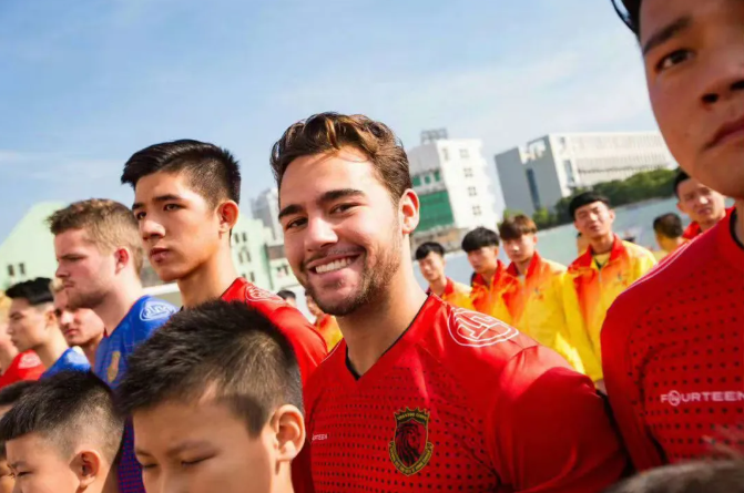 业球员的一, 气势